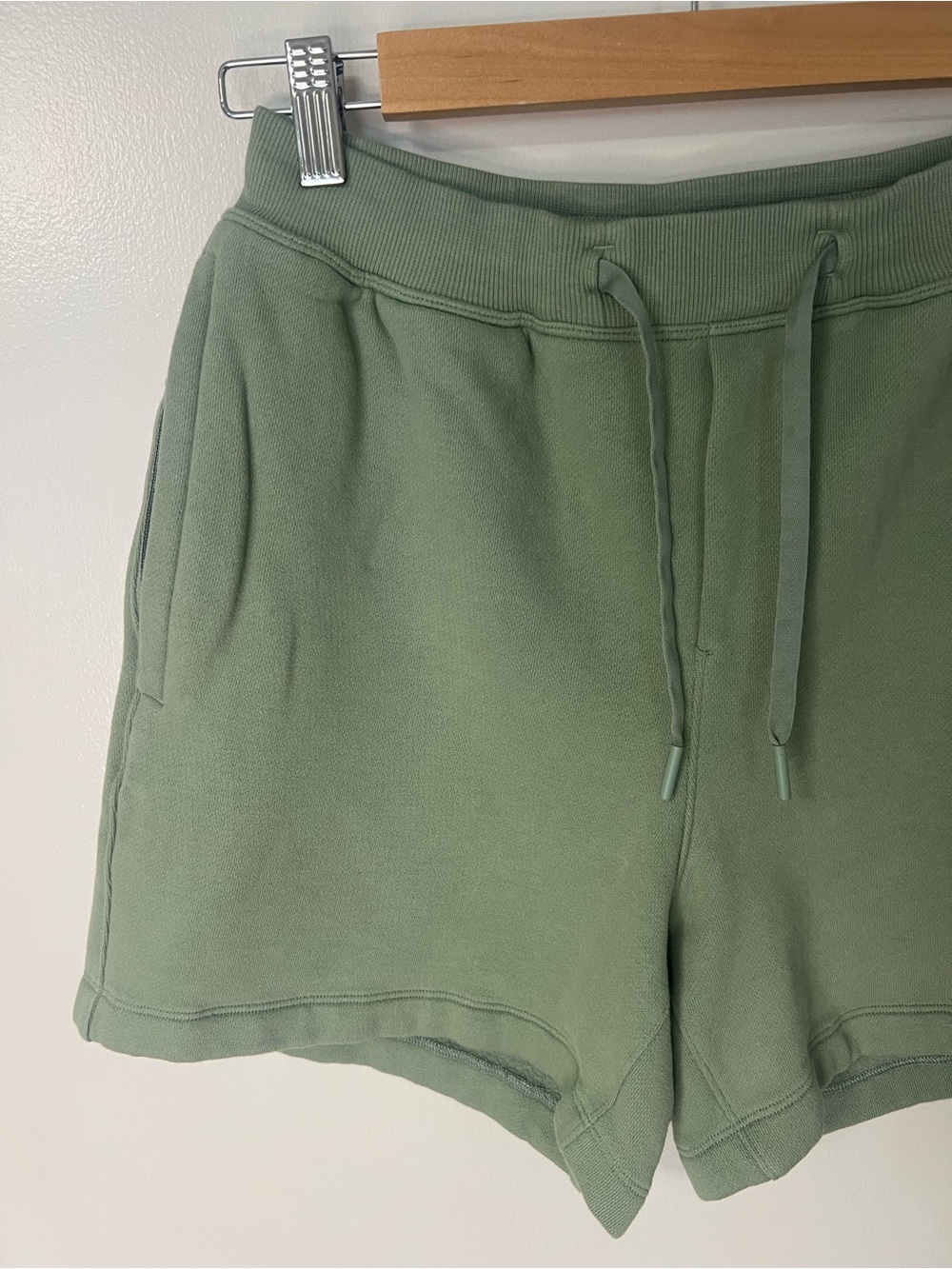 Lululemon Women's Sage Green Drawstring Lounge Shorts Athletic Activewear - Picture 2 of 7